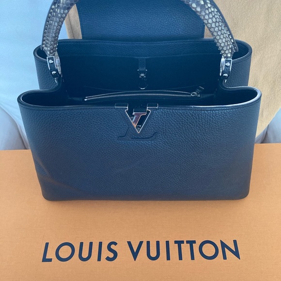 LV bag - Picture 8 of 16
